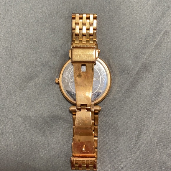 Michael Kors Darci Pavé Rose Gold Watch - Picture 5 of 7